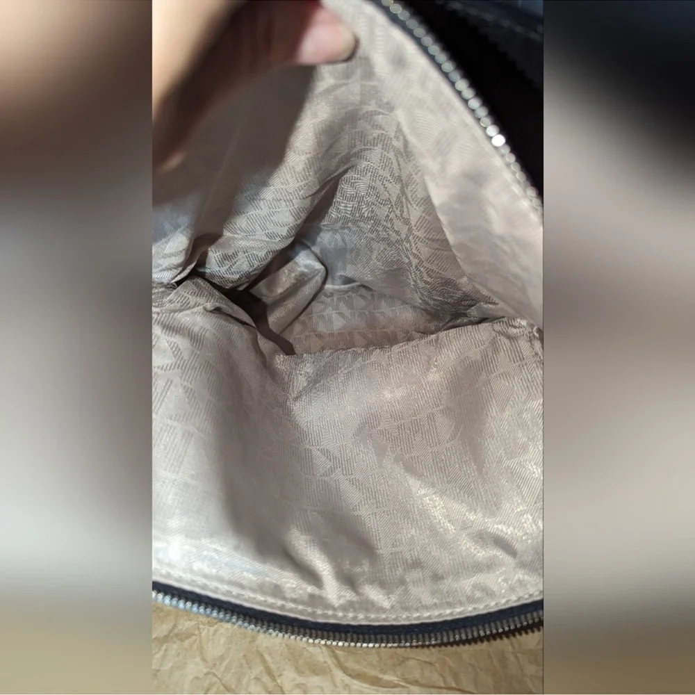 Michael Kors Medium Ezra Messenger Bag
